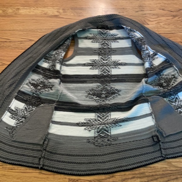 BCBG Max Azria Aztec Print - grey sweater vest - Picture 5 of 8